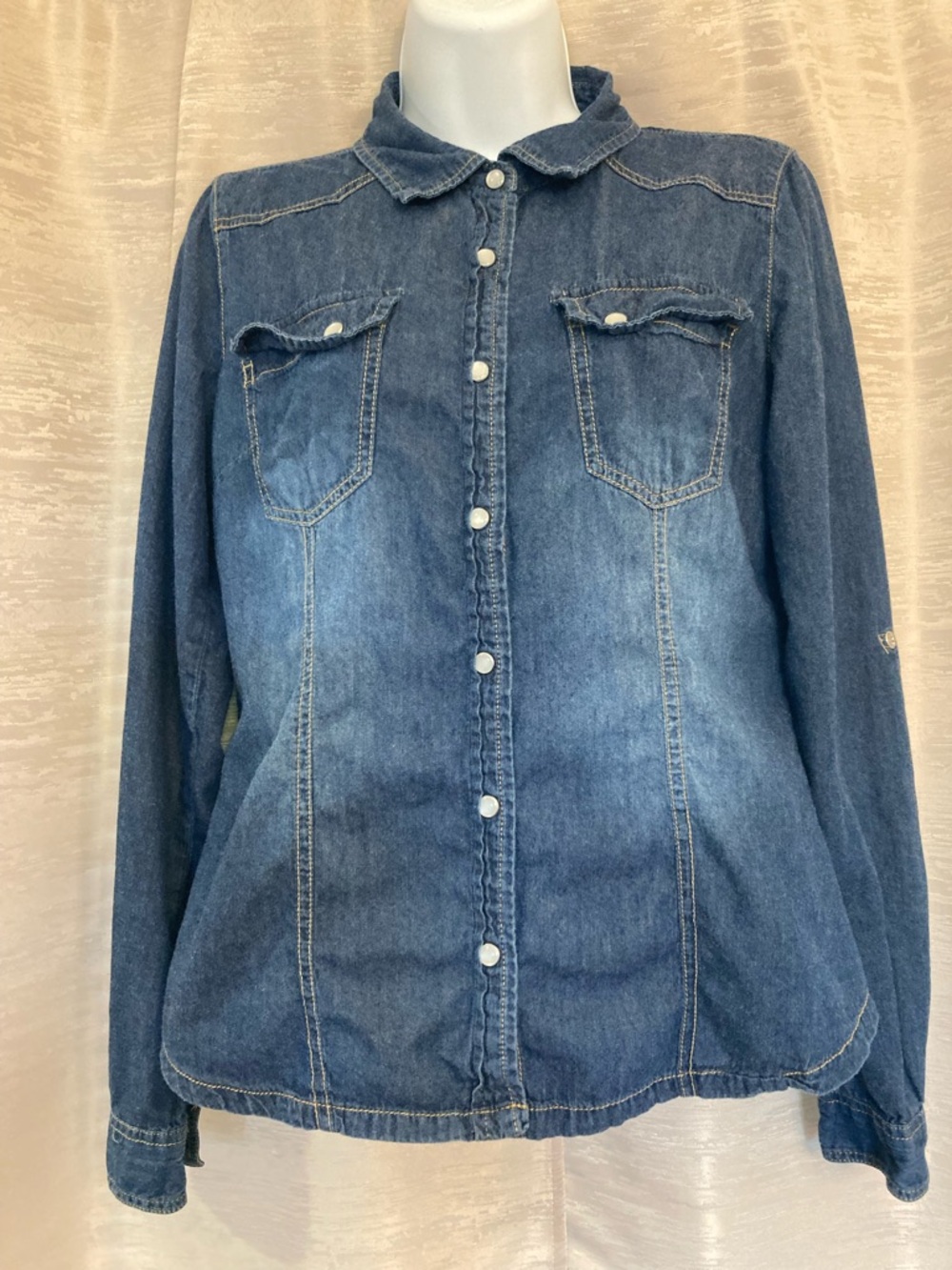 New Look Blue Denim Shirt Jacket with Contrast Stitching and pearl snaps Medium